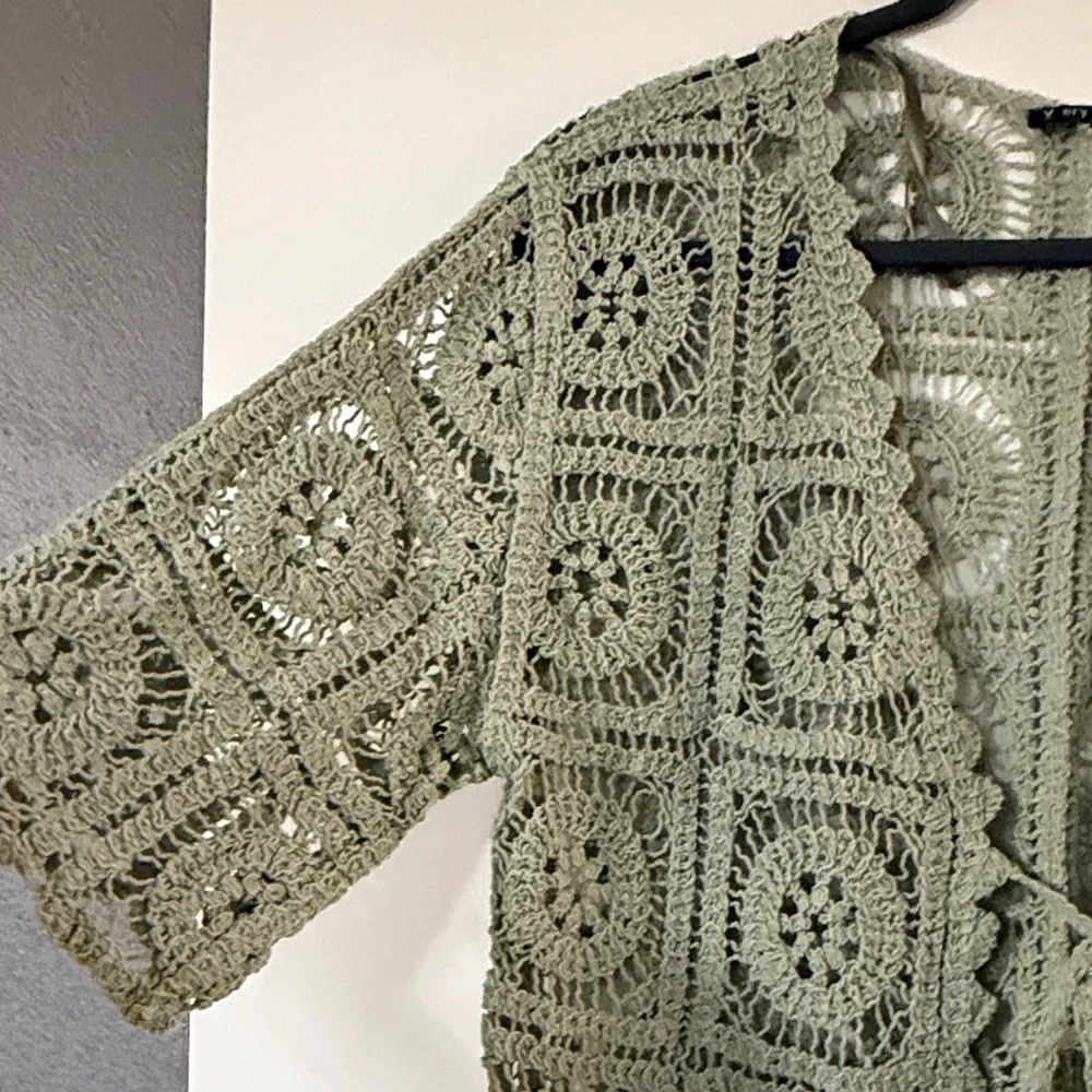 Very J Olive Green Crochet Open Front Cardigan - Picture 3 of 7